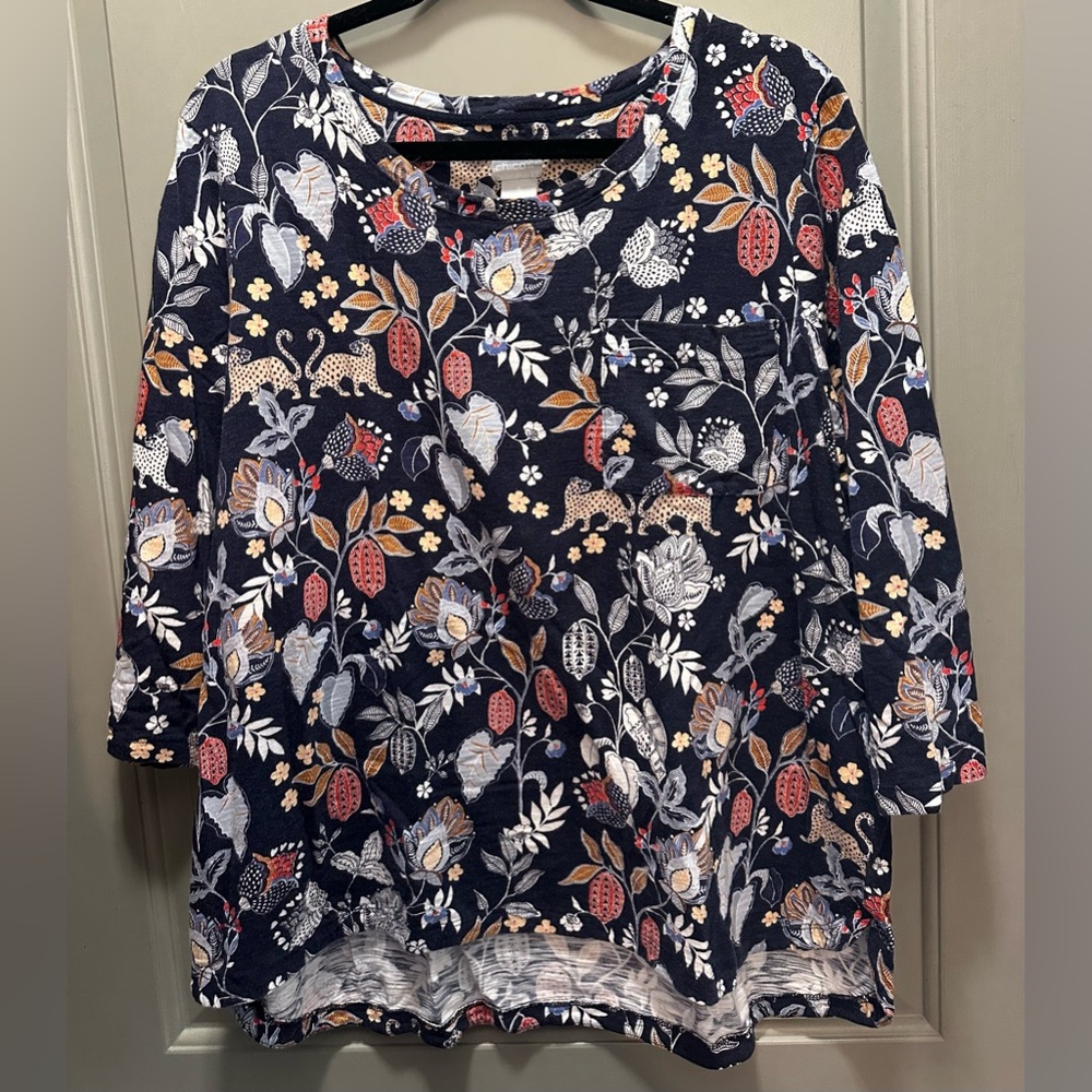 Chico’s Size 3 Jaguar and floral print tee Pre-owned